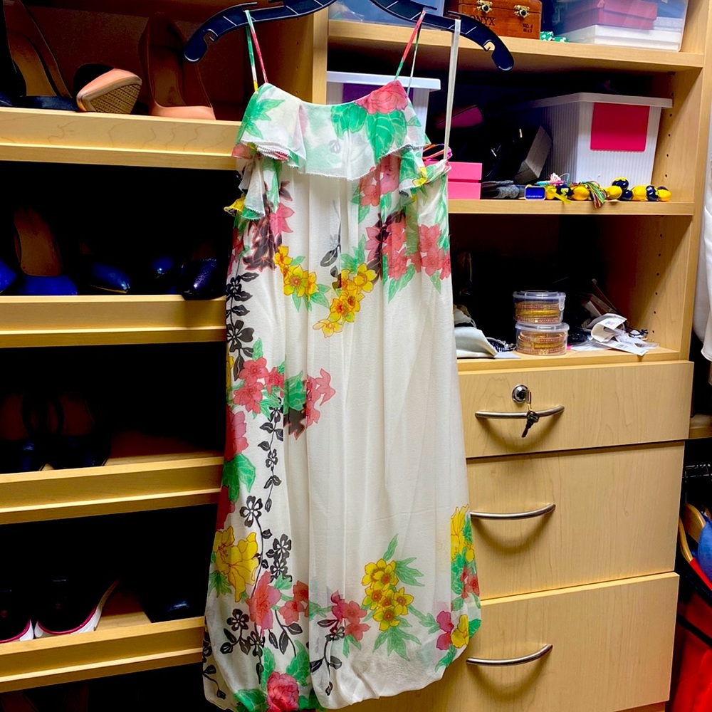 Tahari light summer dress
